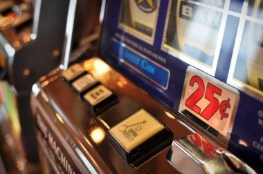 Hacksaw Gaming spin interface showing bet controls and win display